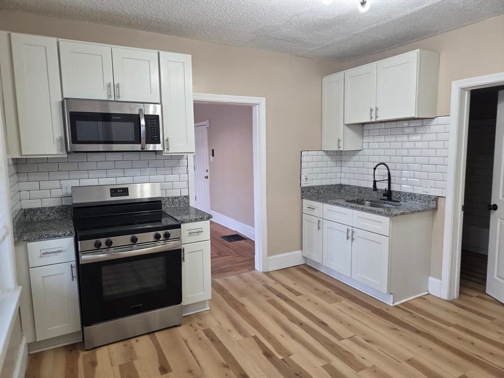 184 King St, Springfield MA 01109 photo 7