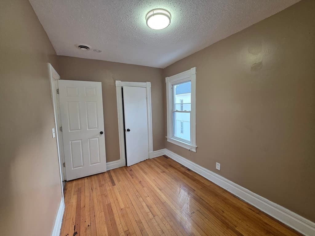184 King St, Springfield MA 01109 photo 33