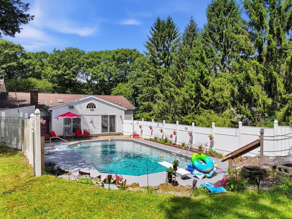 14 H Putnam Rd, Charlton MA 01507 photo 32