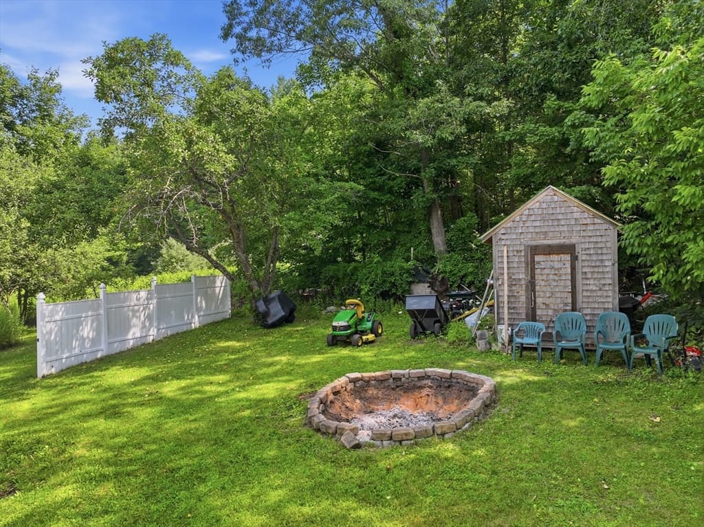 14 H Putnam Rd, Charlton MA 01507 photo 33