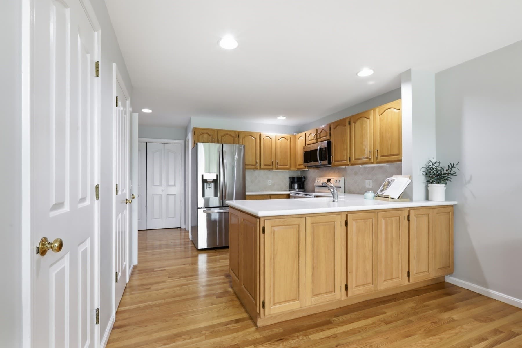 Condominium at 28 Carnation Cir # C, Reading MA 01867, photo 14 of 30