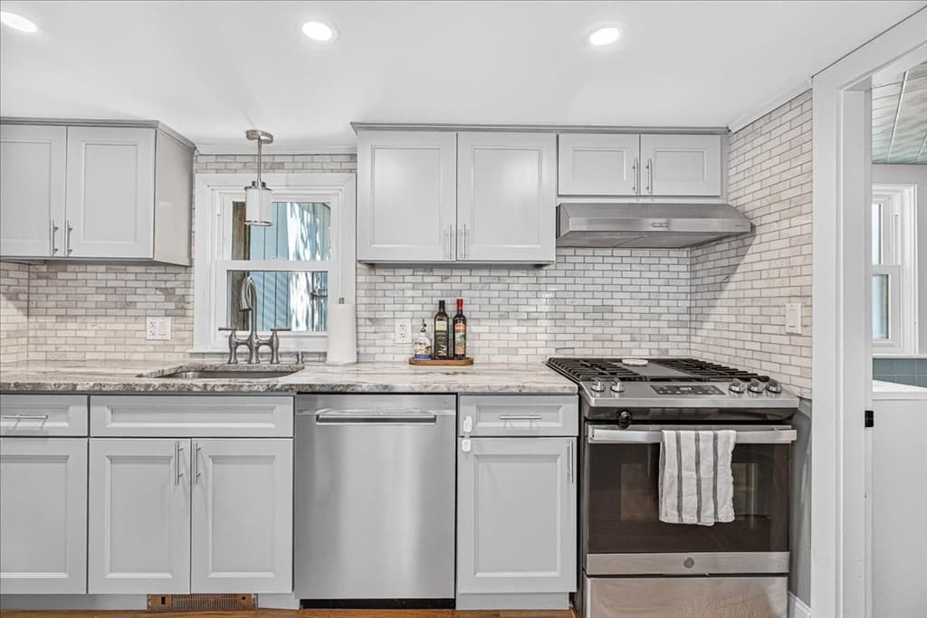 72 Bonnie Brier Cir, Hingham MA 02043 photo 9