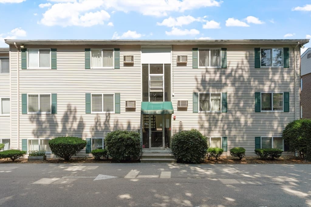 16 Appleton Park # E4, Ipswich MA 01938