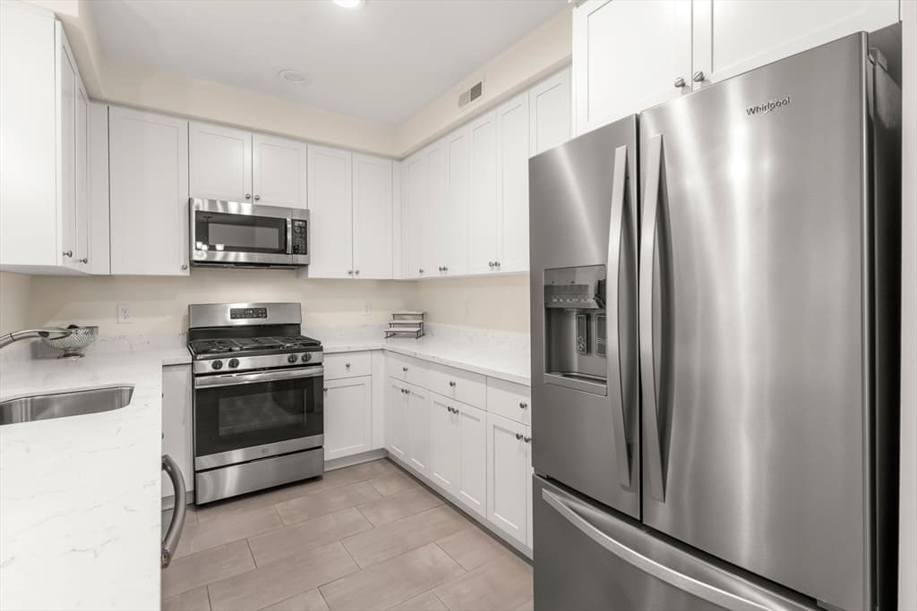 70 Endicott St # 1105, Norwood MA 02062 photo 5
