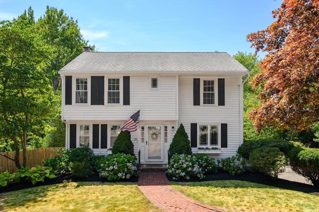 26 French St, Hingham MA 02043