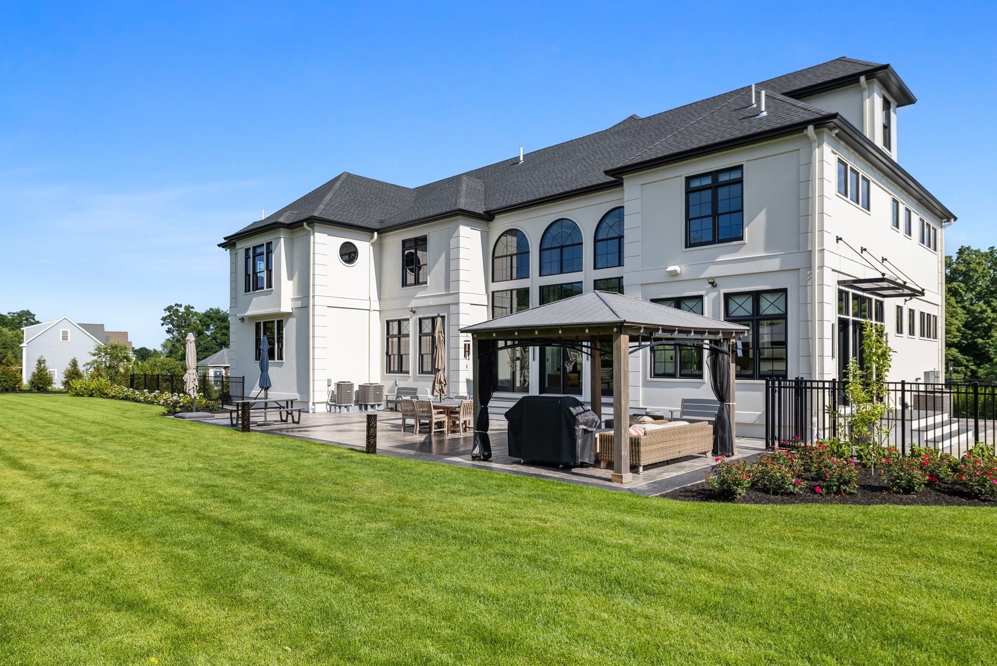 Single Family Residence at 19 Bridle Spur Ln, Danvers MA 01923, photo 3 of 42