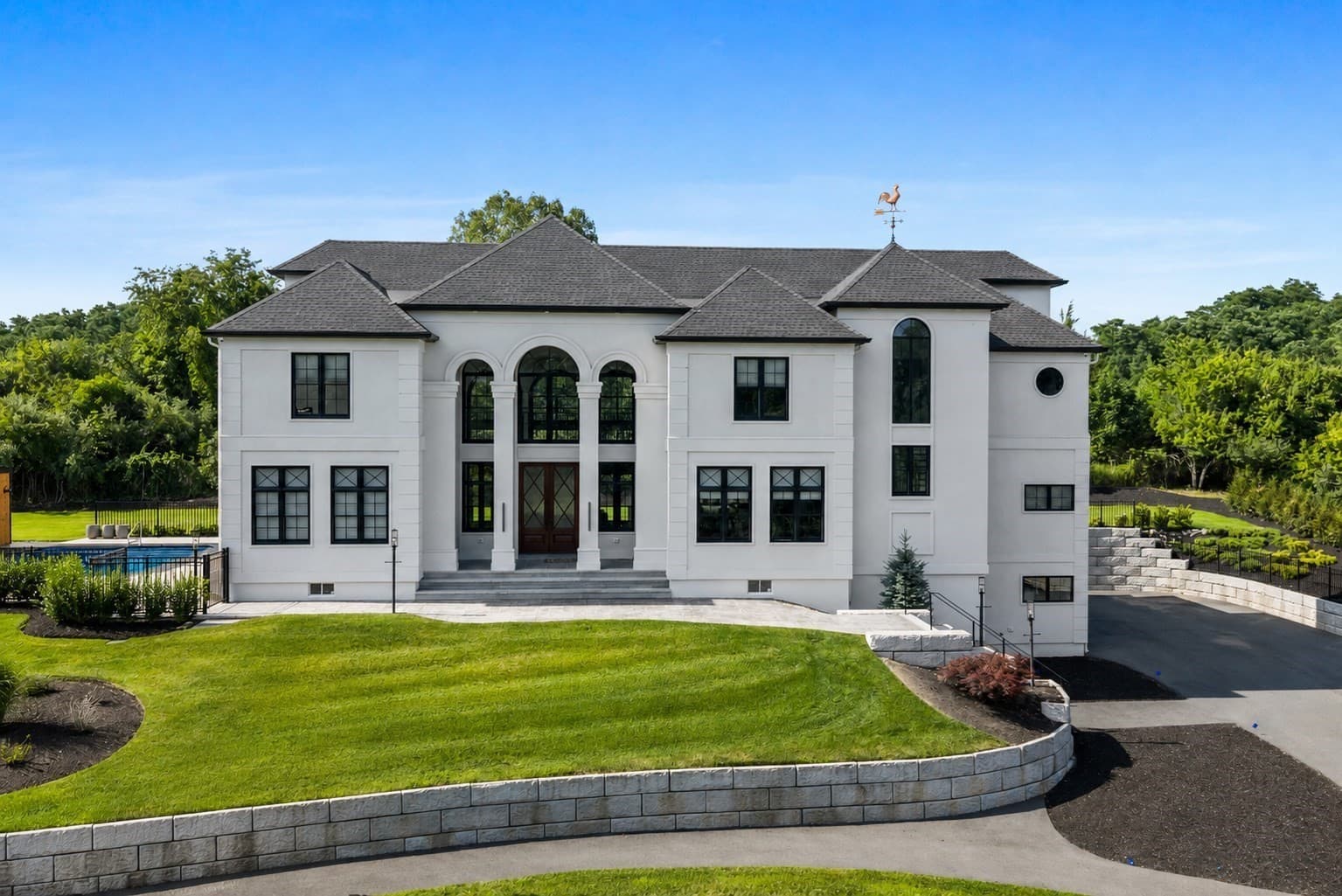 19 Bridle Spur Ln, Danvers MA 01923