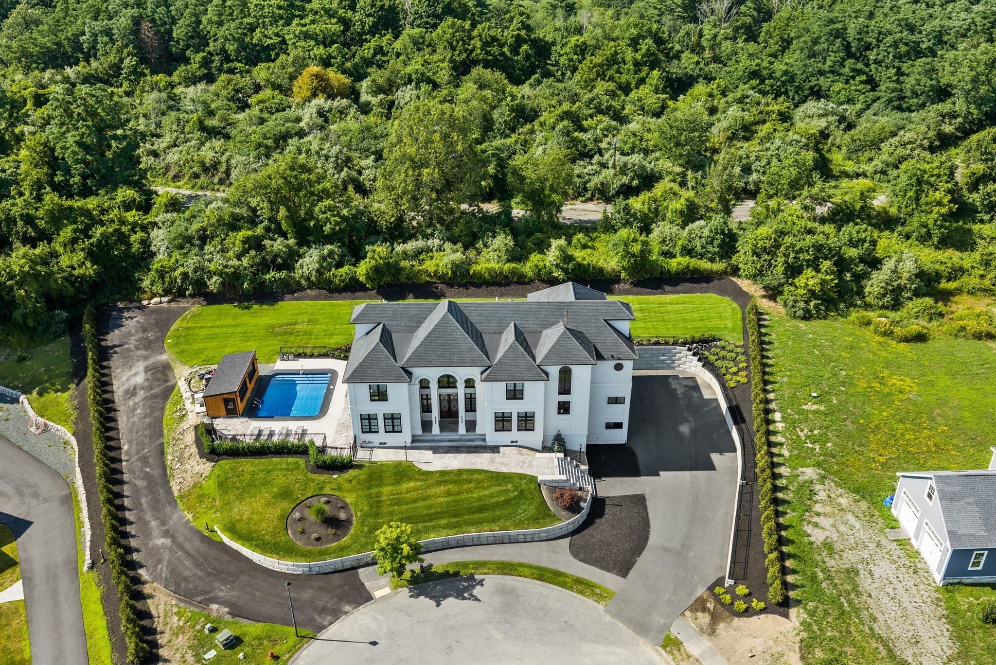Single Family Residence at 19 Bridle Spur Ln, Danvers MA 01923, photo 5 of 42