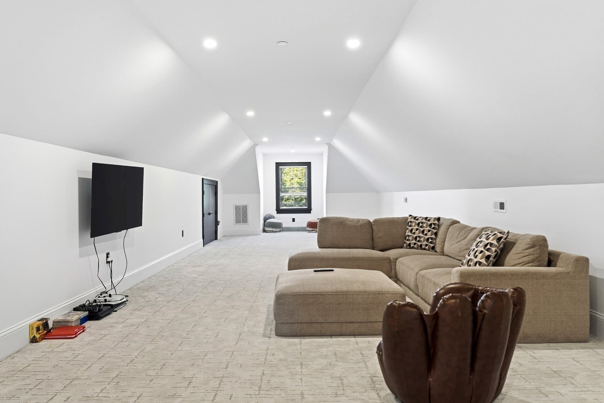 Single Family Residence at 19 Bridle Spur Ln, Danvers MA 01923, photo 37 of 42