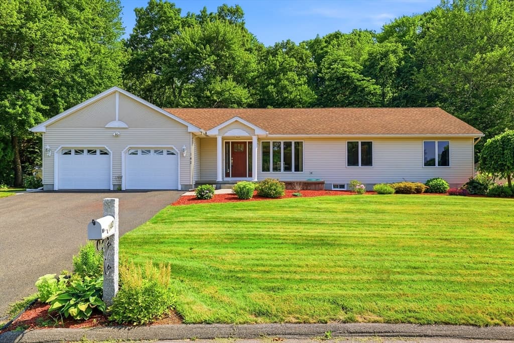 142 Oak Knoll Cir, Ludlow MA 01056