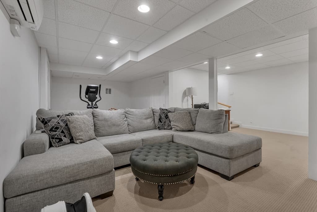 Single Family Residence at 6 Fleuette Drive, Bellingham MA 02019, Bellingham, photo 31 of 41