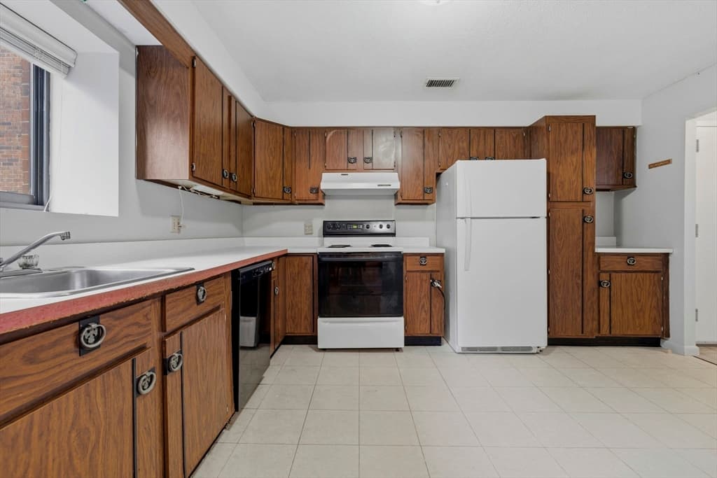 1002 Paradise Rd # 1C, Swampscott MA 01907 photo 5