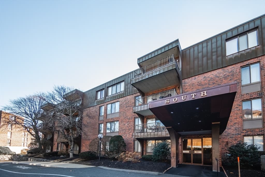 1002 Paradise Rd # 1C, Swampscott MA 01907 photo 25