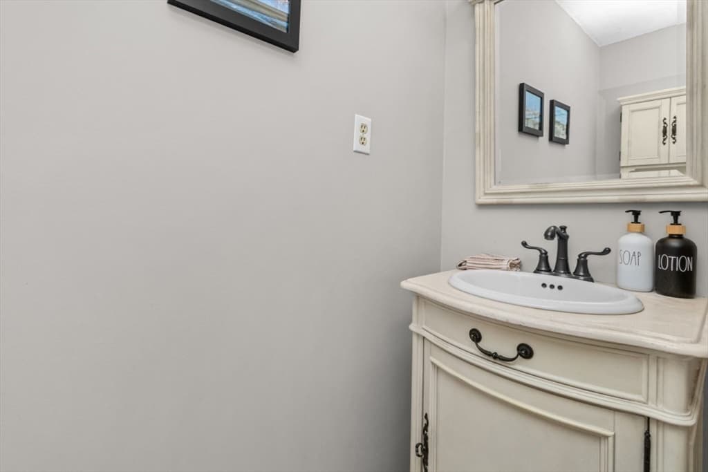 28 Pemberton St # B, Walpole MA 02081 photo 23