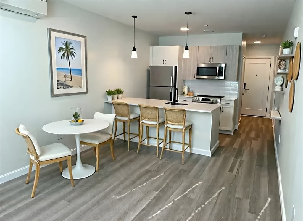 10 Somerset # U304, Winthrop MA 02152