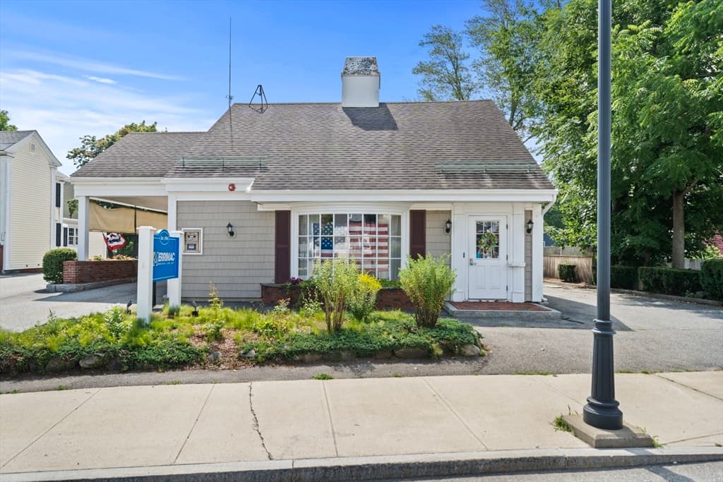 10 W Main St, Merrimac MA 01860