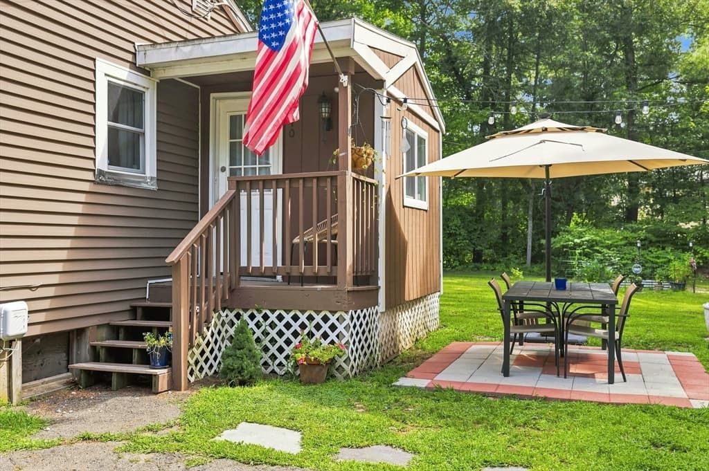40 Lake Shore Dr, Middleboro MA 02346 photo 3