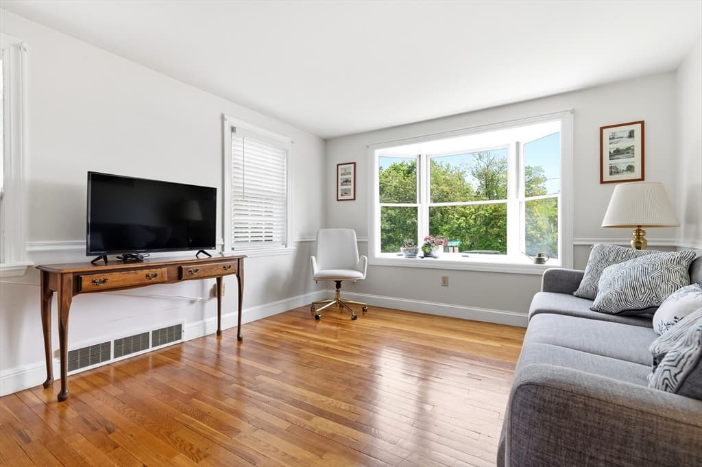 49 Edgeworth St, Weymouth MA 02189 photo 5