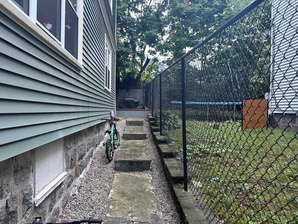 125 Rosseter St, Boston MA 02121 photo 13