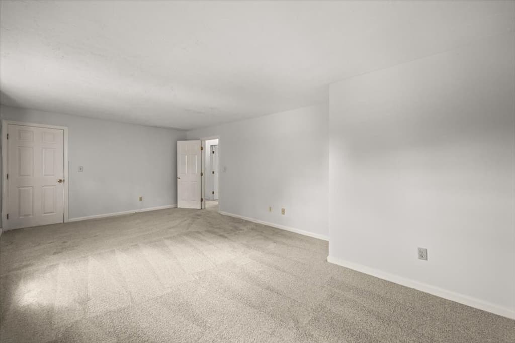 28 Camelot Ct # 28, Stoughton MA 02072 photo 22