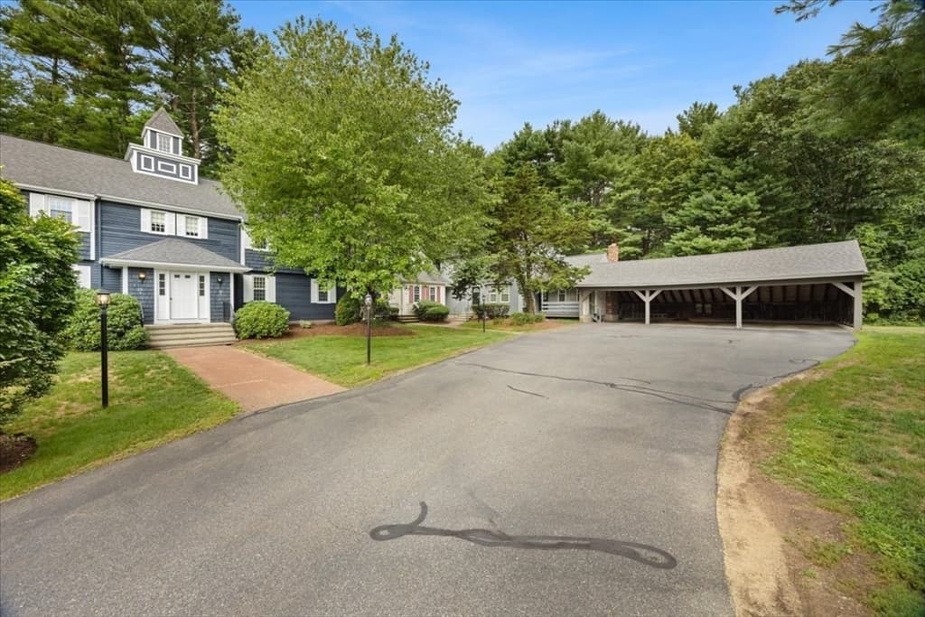 28 Camelot Ct # 28, Stoughton MA 02072 photo 3