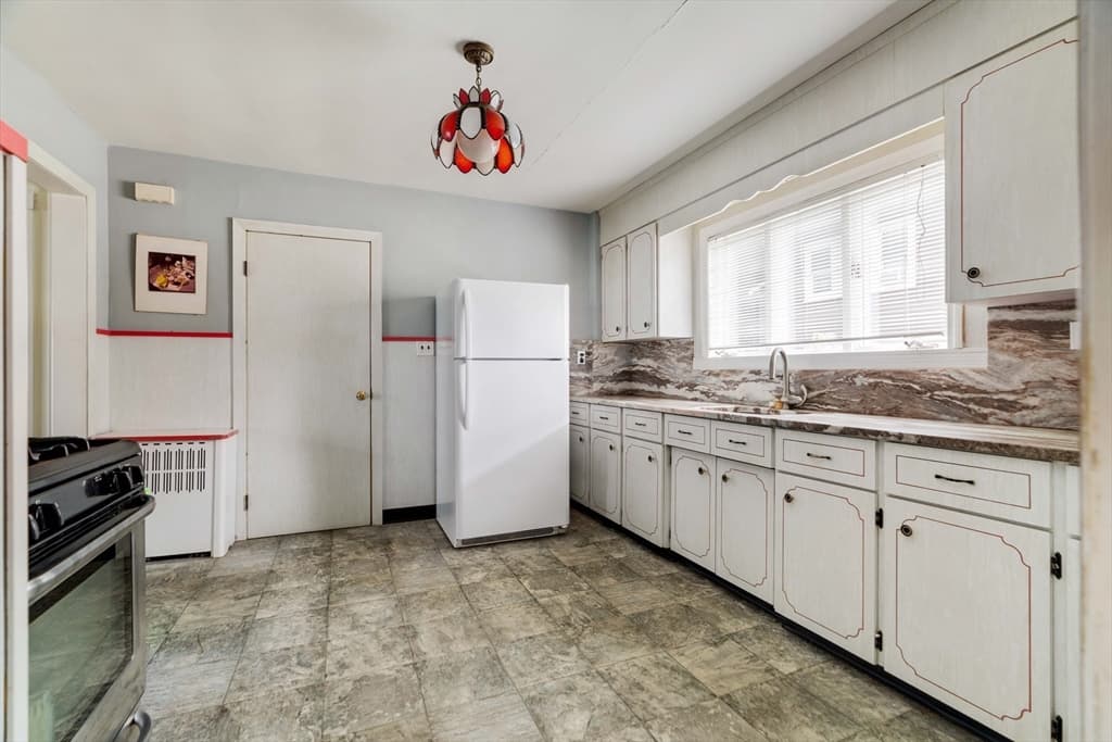 27 Pitcher Ave, Medford MA 02155 photo 5