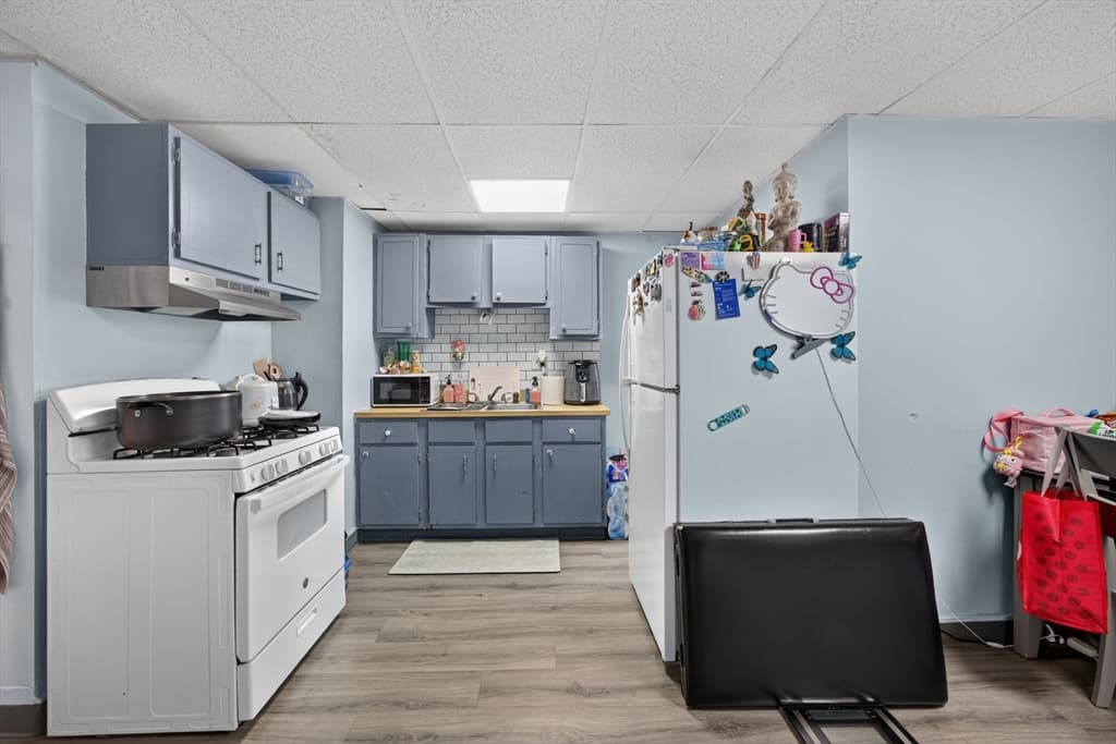 106-108 Grand St, Lowell MA 01851 photo 7