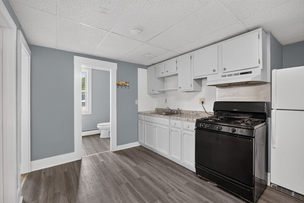 106-108 Grand St, Lowell MA 01851 photo 5
