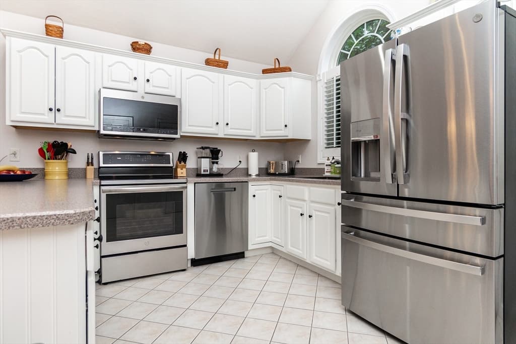 304 Village Ln # 304, Bellingham MA 02019 photo 3