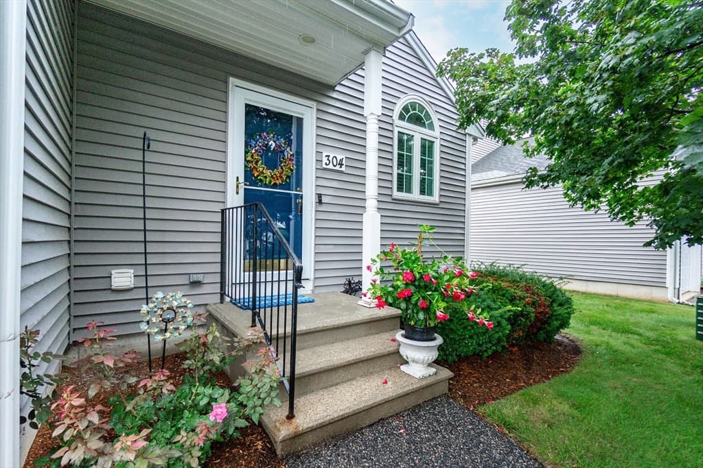 304 Village Ln # 304, Bellingham MA 02019 photo 25