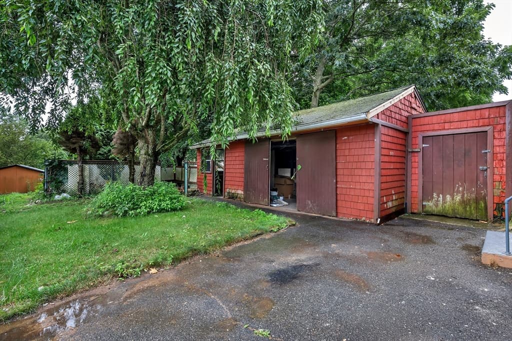 2 Clarendon St, Taunton MA 02780 photo 12