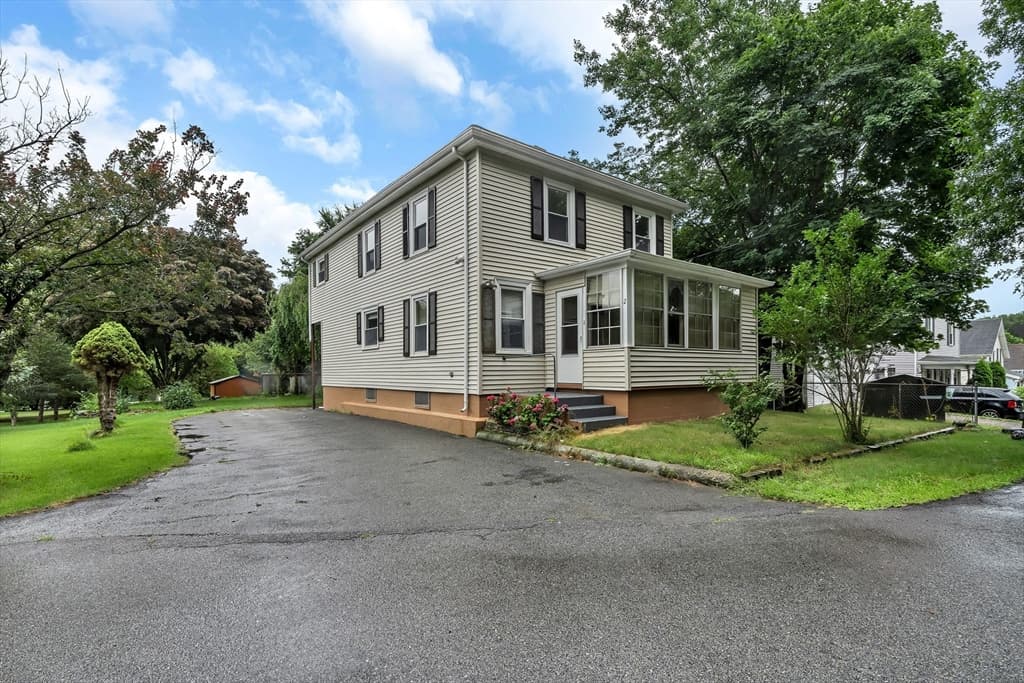 2 Clarendon St, Taunton MA 02780 photo 4