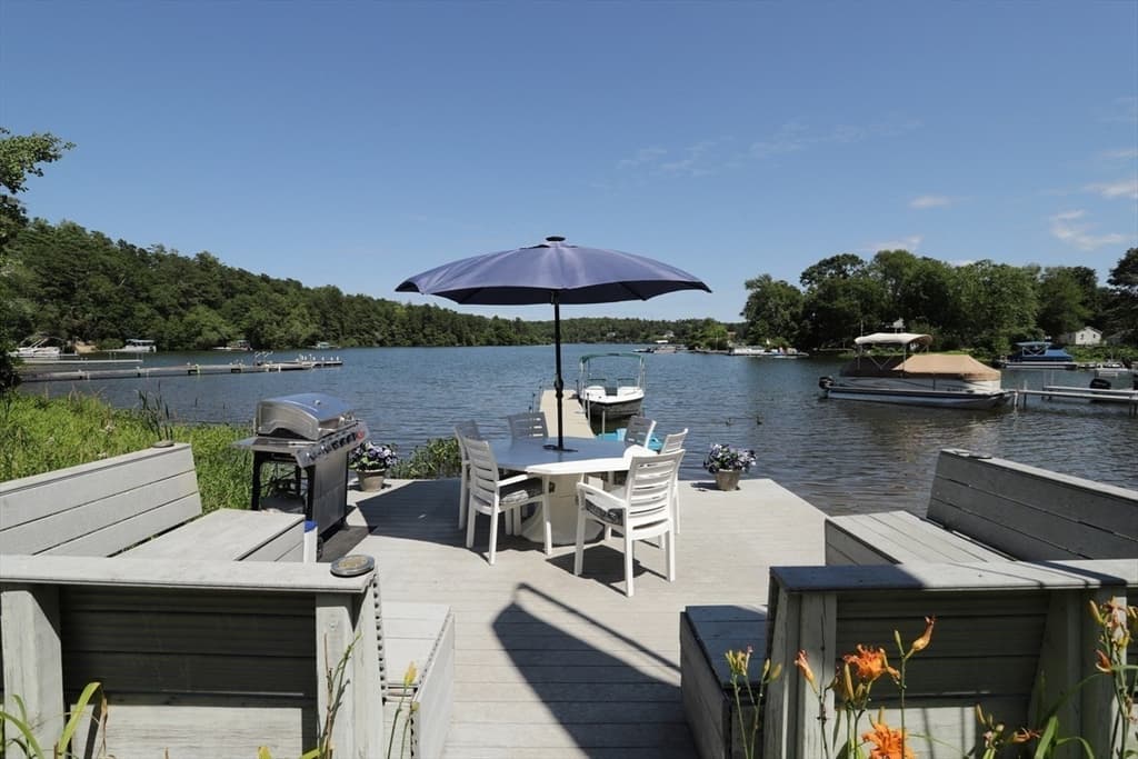 197 Roxy Cahoon Rd, Plymouth MA 02360 photo 2