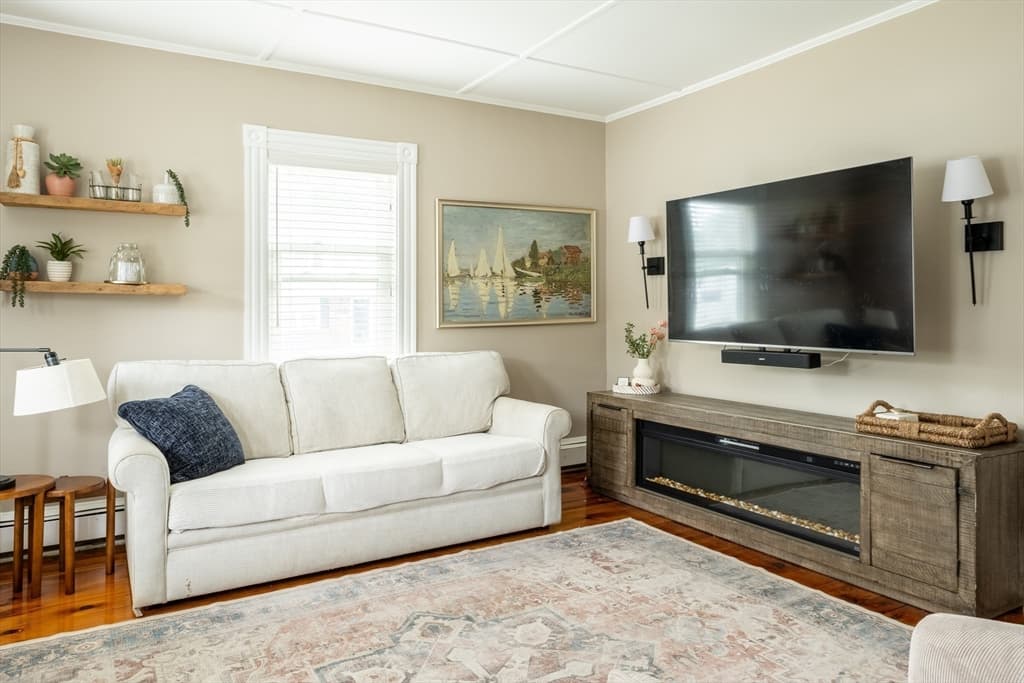 101 Bartholomew St, Peabody MA 01960 photo 6