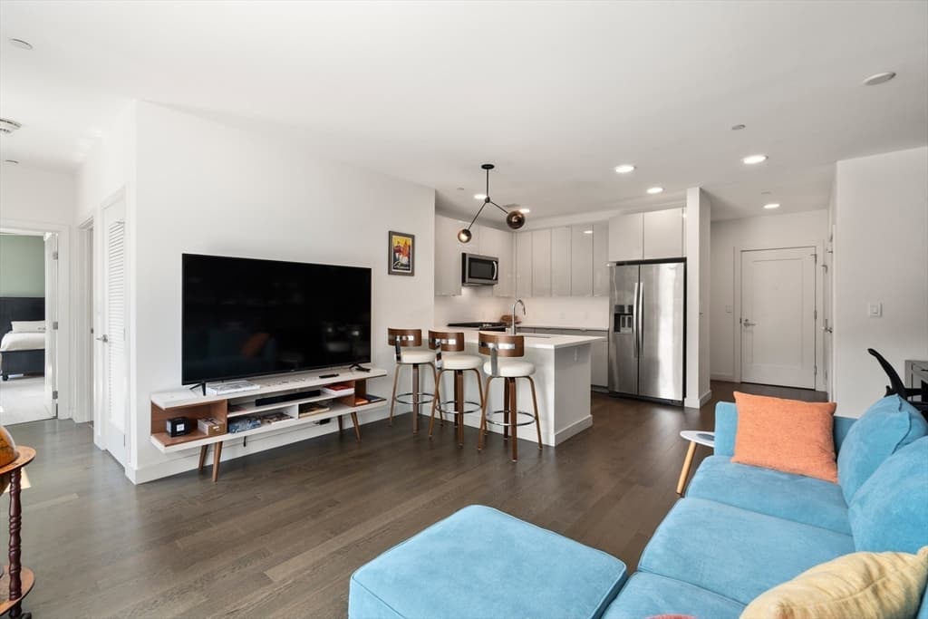 65 Lewis St # 216, Boston MA 02128 photo 3