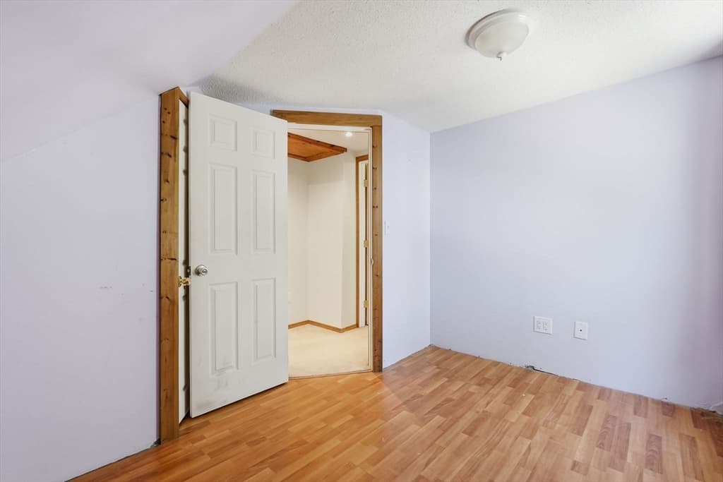 33 Baltimore Ave, Chicopee MA 01020 photo 21