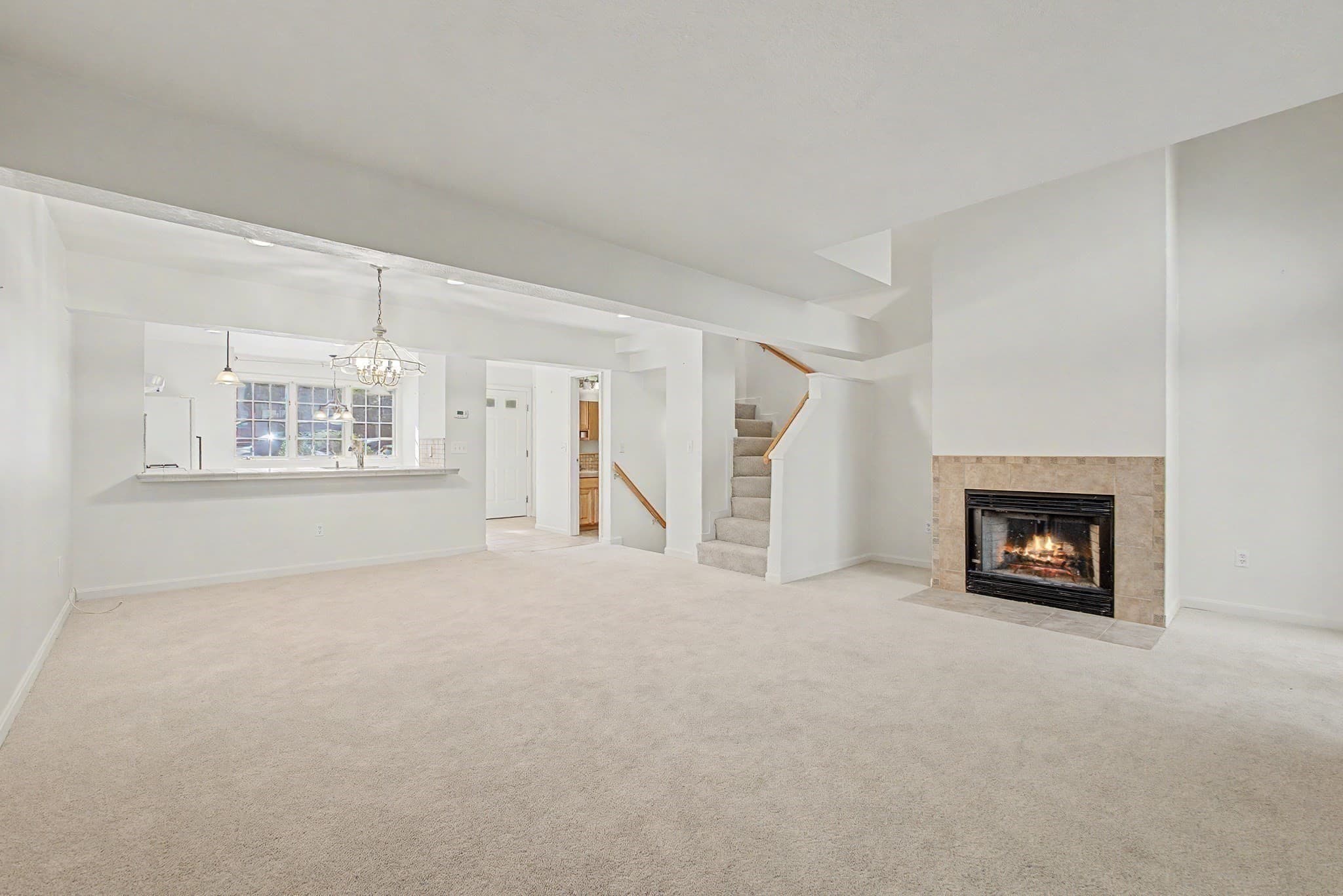Condominium at 6 Lilac Ct # 6, Hopkinton MA 01748, Hopkinton, photo 7 of 31