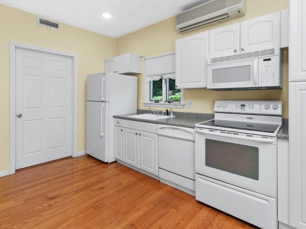 137 Harrington Road, Waltham MA 02452 photo 23