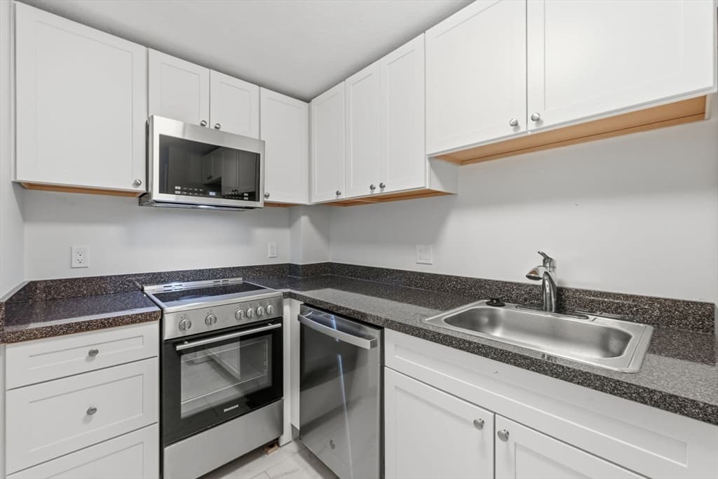 269 Harvard St # 14, Cambridge MA 02139 photo 4