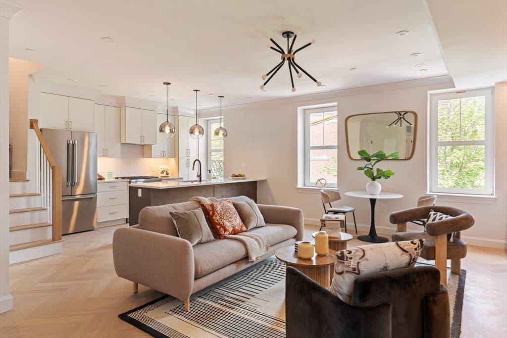 75 Lubec PH, Boston MA 02128 photo 2