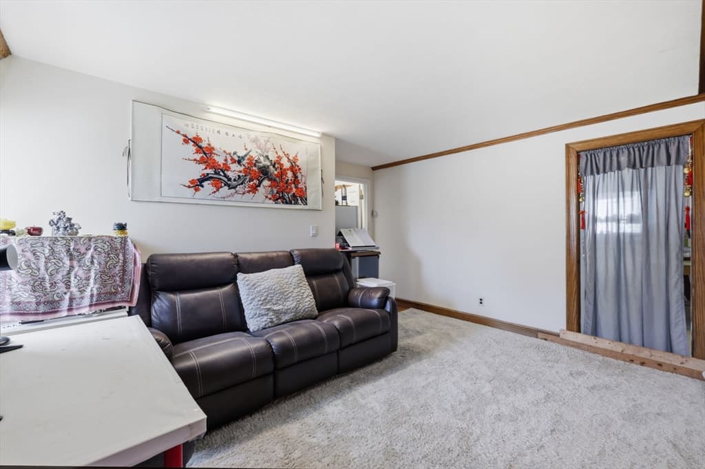 19 Miller Stile Rd, Quincy MA 02169 photo 3