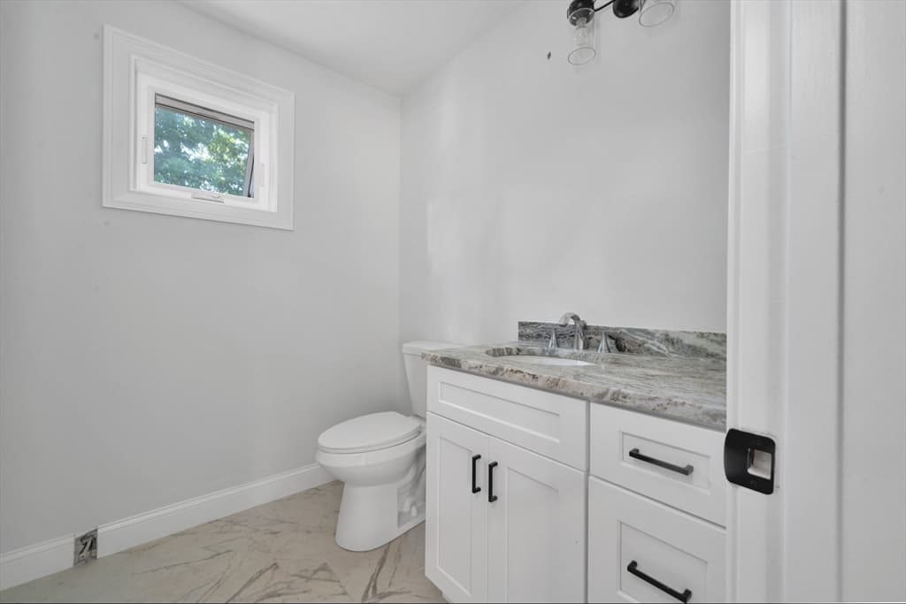 299 Quincy St, Building 3 # 3, Holbrook MA 02343 photo 8