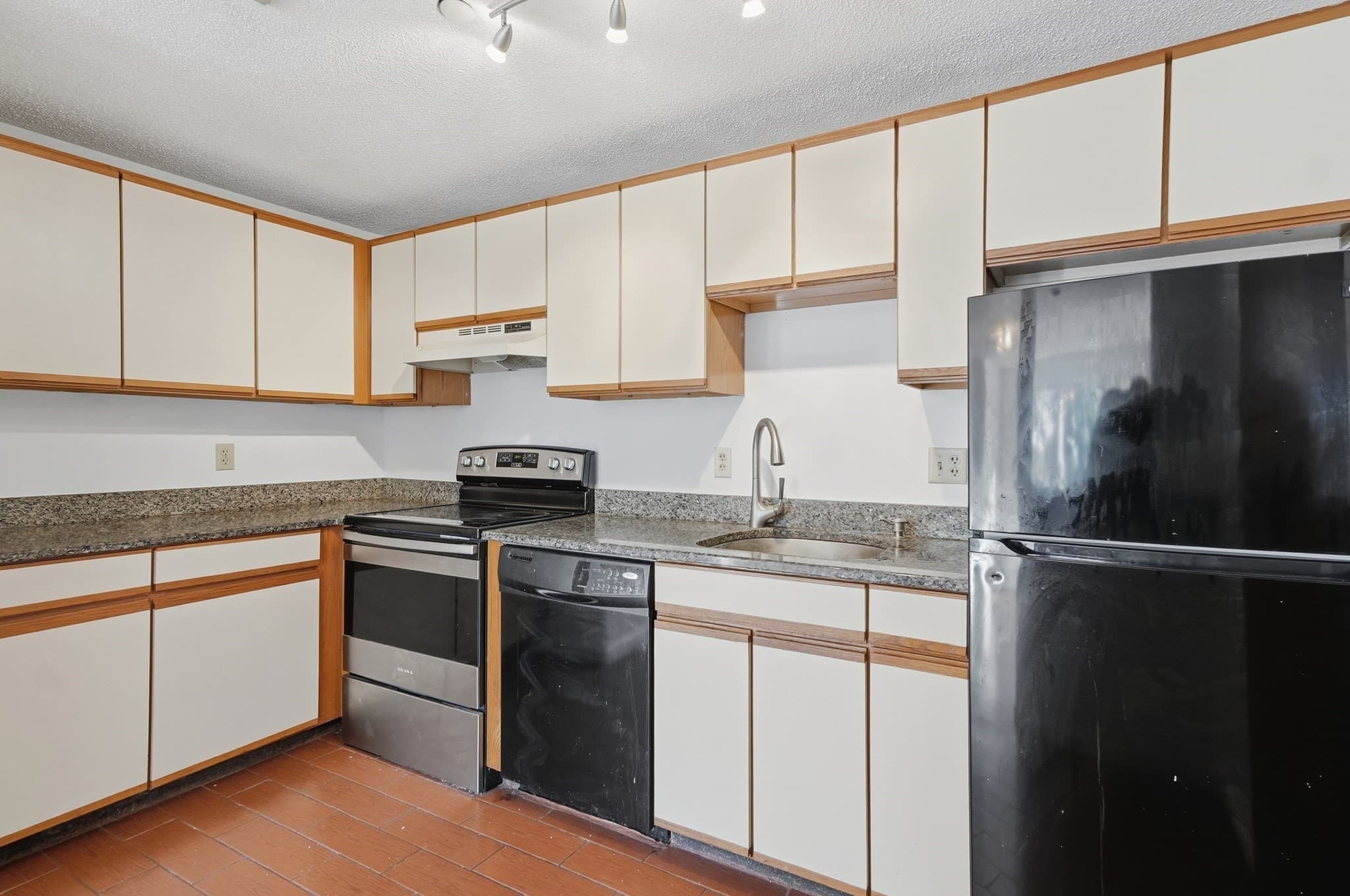 Condominium at 35 Prospect St # 309, Woburn MA 01801, Woburn, photo 9 of 28