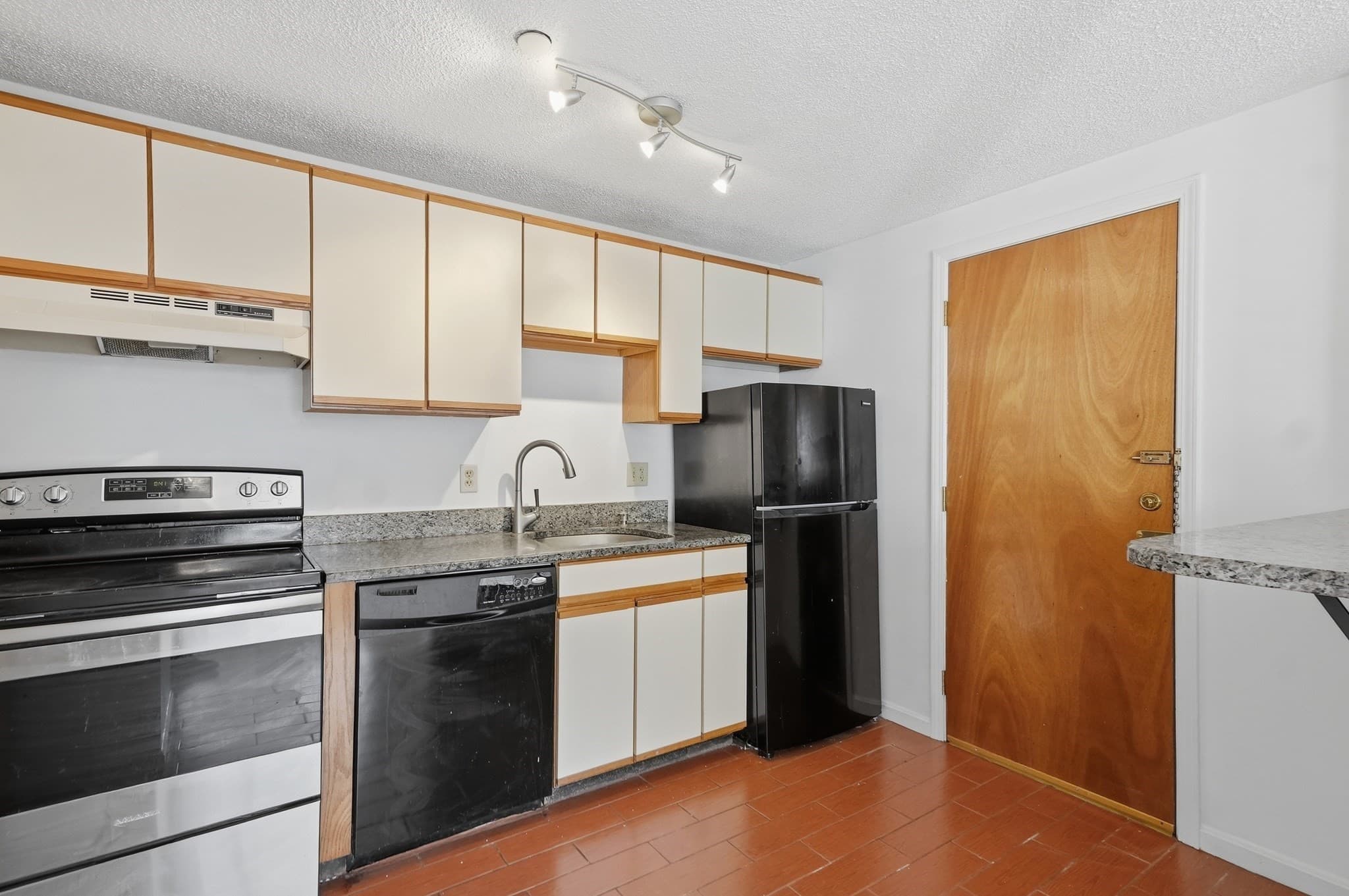 Condominium at 35 Prospect St # 309, Woburn MA 01801, Woburn, photo 8 of 28