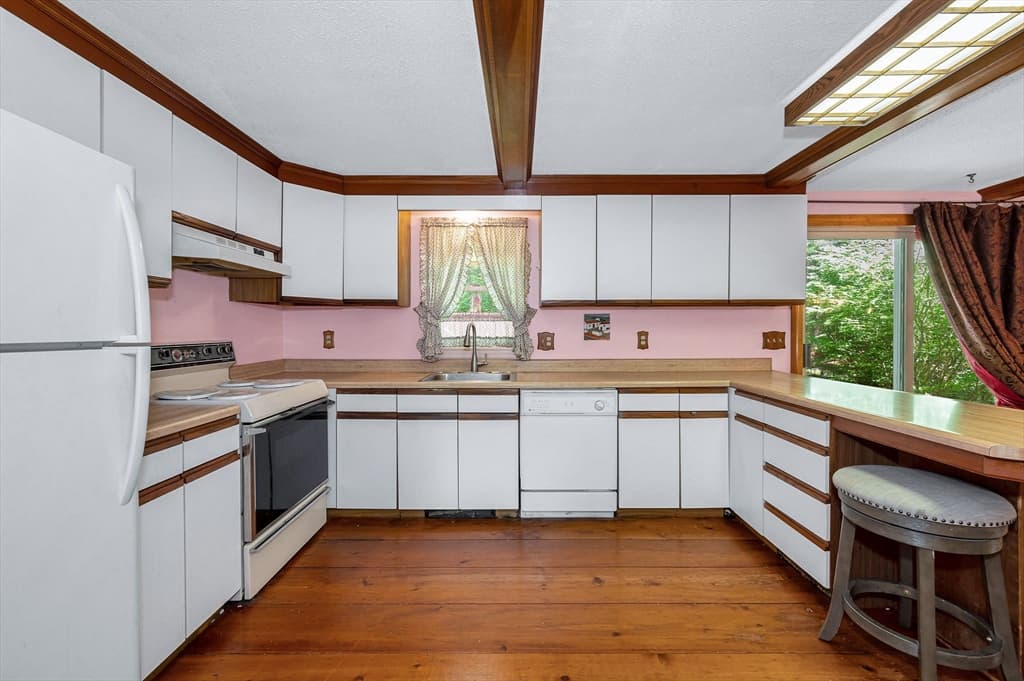 48 Cannington St, Lowell MA 01854 photo 7