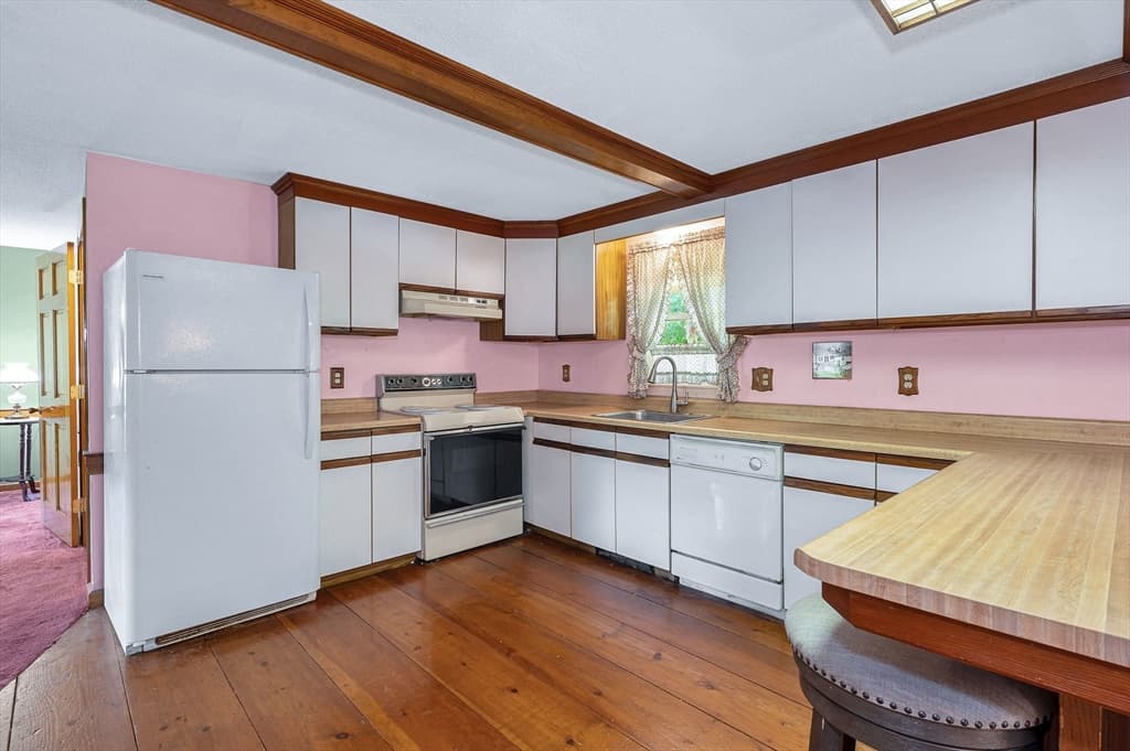 48 Cannington St, Lowell MA 01854 photo 8