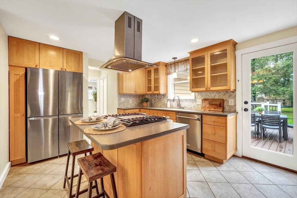 200 South Rd, Bedford MA 01730 photo 2