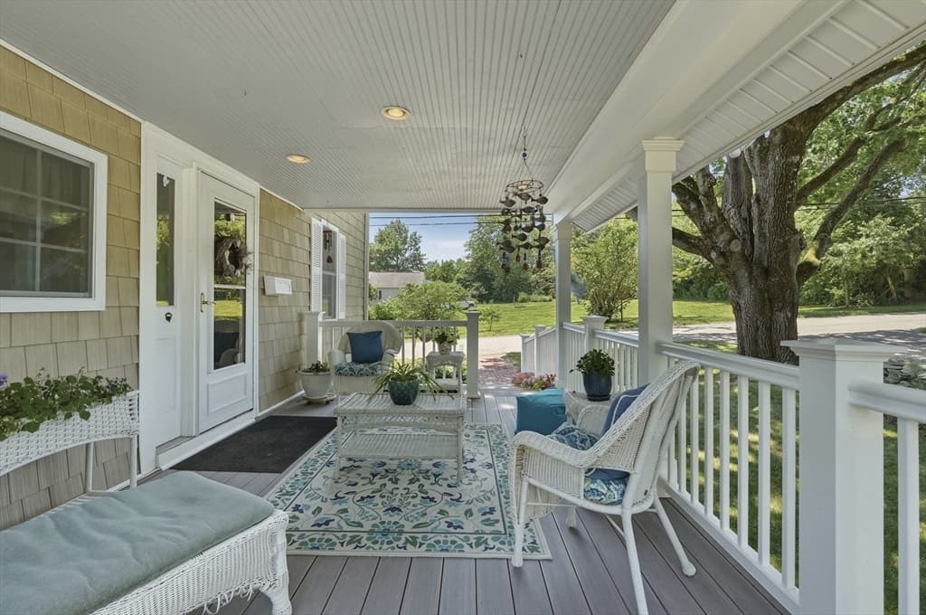 61 Houlton Street, Swansea MA 02777 photo 4