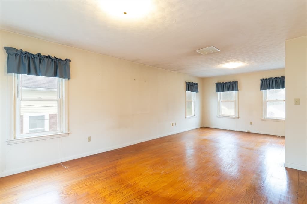 6 Maynard St, Webster MA 01570 photo 23