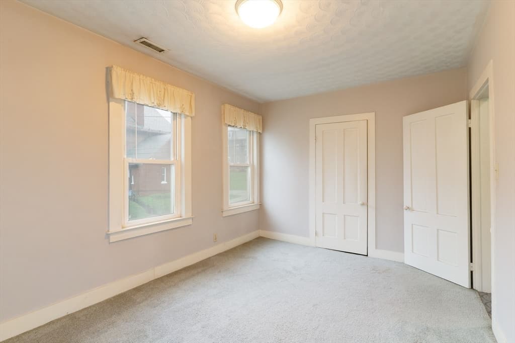 6 Maynard St, Webster MA 01570 photo 27